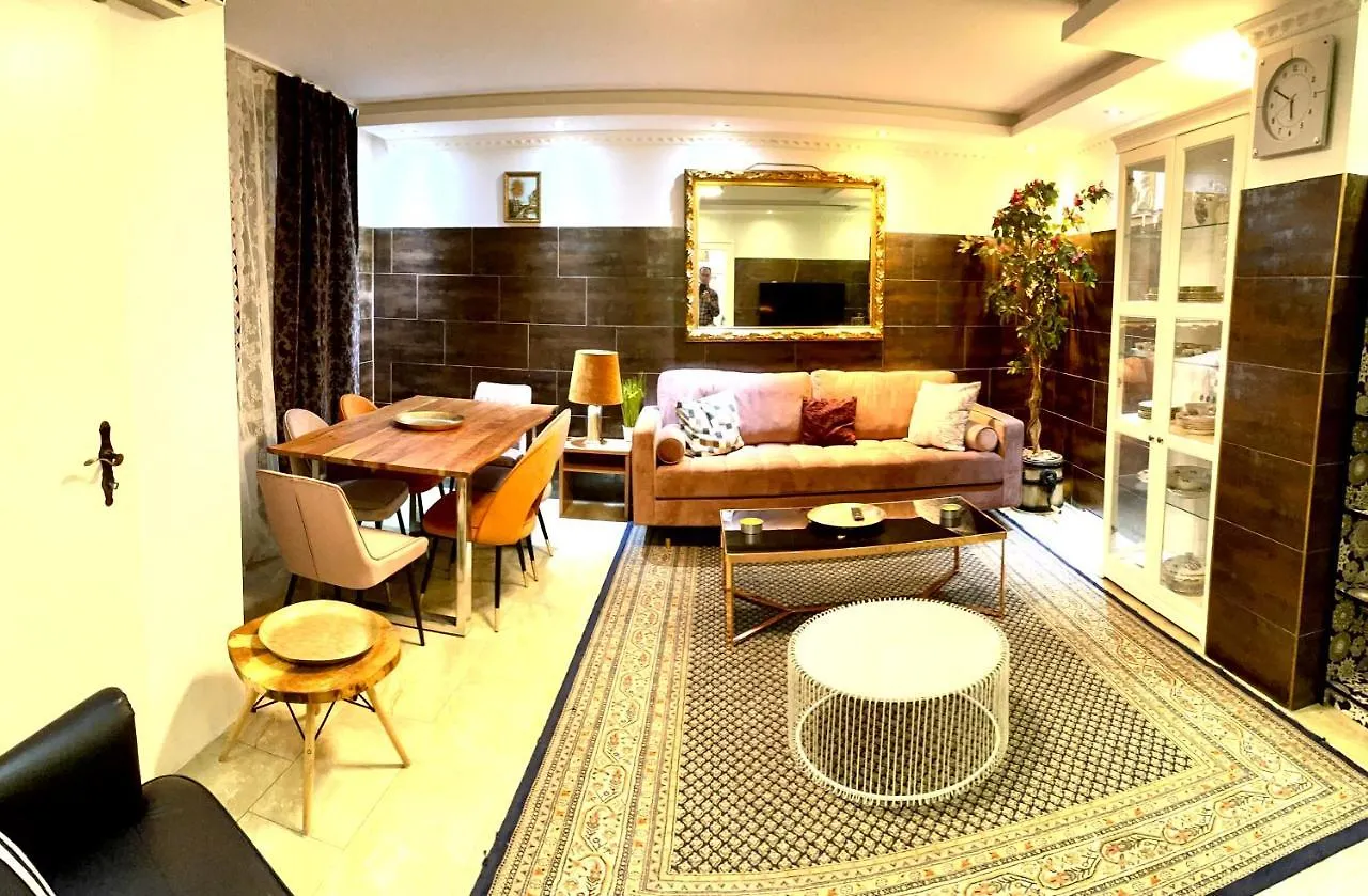 Schiller Apartment Munich 0*,